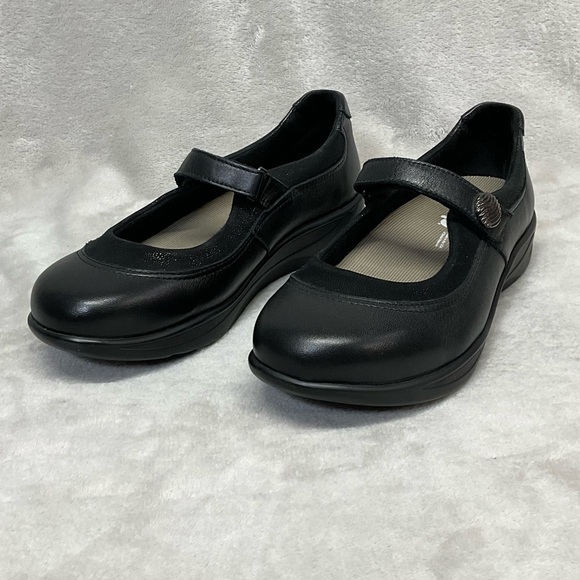 SAS Step Out Black Mary Jane Leather Shoes Womens Sz 7 1/2 W - Picture 2 of 7